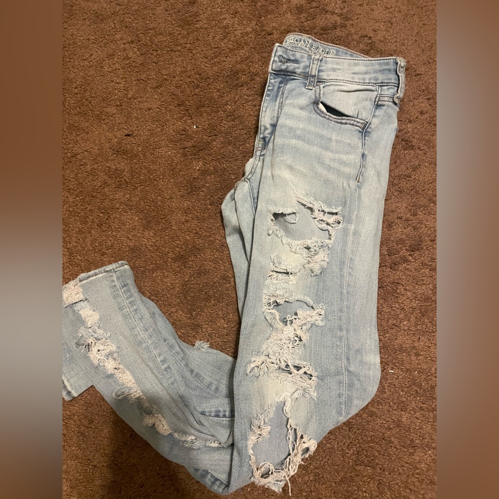 American Eagle Outfitters Light Wash Distressed Skinny Jeans